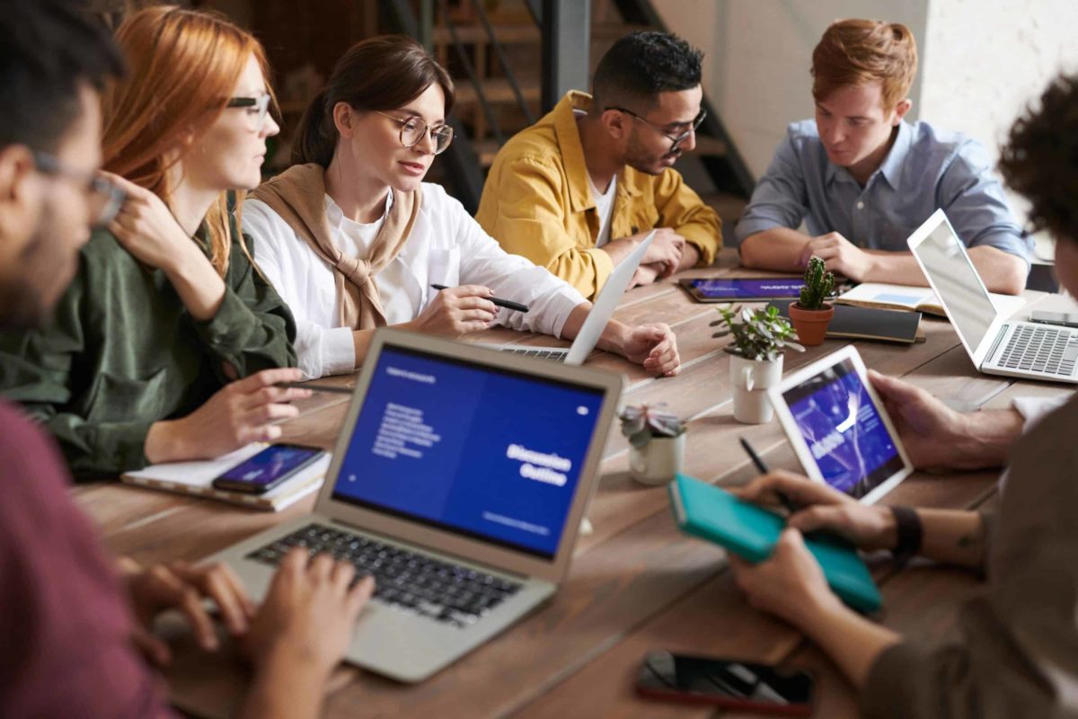pexels-fauxels-3184325 Paie et DSN février 2025