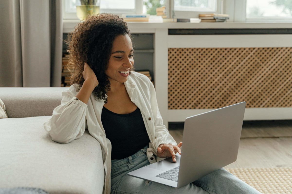 pexels-shkrabaanthony-5244061 Actualités paie et DSN août 2025